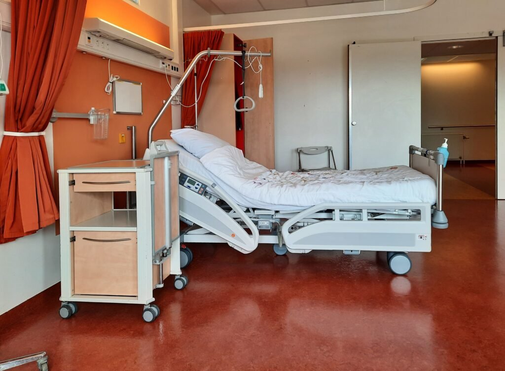 A clean and modern patient room